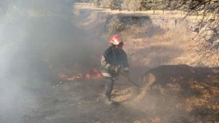 Bomberos no dejan de combatir incendios en Tlaxcala