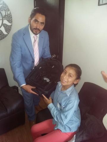 Despacho jurídico gestiona paquetes de útiles escolares en Apizaco imagen 1