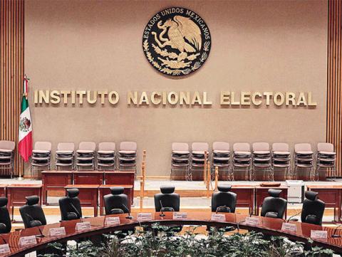 Baja tensión en el INE tras regreso del PAN a sesiones