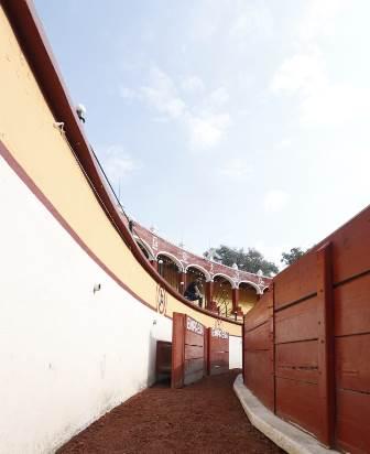 Da gobierno del Estado mantenimiento a la plaza de toros de Tlaxcala imagen 2