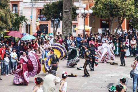 Festejan este 16 de septiembre con el “jarabe tapatío” imagen 2
