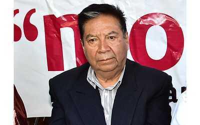 Tongolele oferta candidaturas a cambio de apoyo para ser gobernador