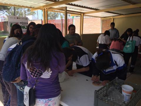 Imparte curso “Jovenes a través del cristal” a 80 alumnos del CBTis imagen 2