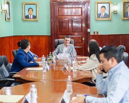 Se reúne presidente municipal Alfonso Sánchez con homólogos