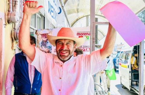 A un mes de campaña Ray Vázquez se posiciona a la cabeza