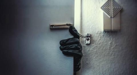 Con violencia, perpetran robo a casa habitación en Tlaltelulco