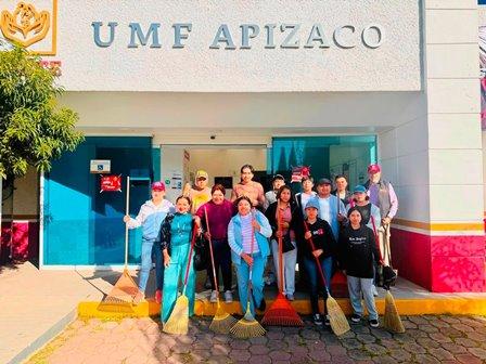 Realizan ISSSTE e IMJUVE jornada conjunta de tequio para mejorar espacios de salud en Tlaxcala imagen 1