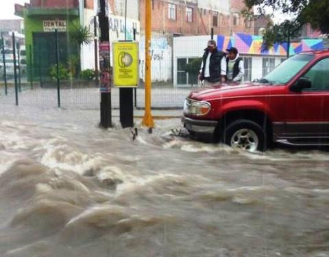 Aguacero tira puente en Tlaxcala y paraliza a varios municipios imagen 4