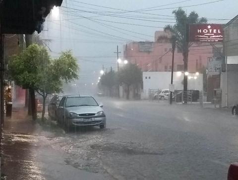 Continuarán las lluvias en Tlaxcala con probabilidad de granizo