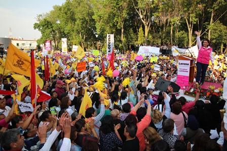 15 mil voces gritaron ¡Gobernadora! a Lorena Cuéllar en Apizaco imagen 1