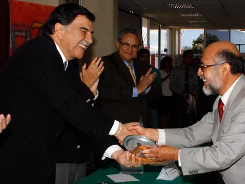 Obligarían a alumnos de la UPTLAX a manifestarse contra Lorena
