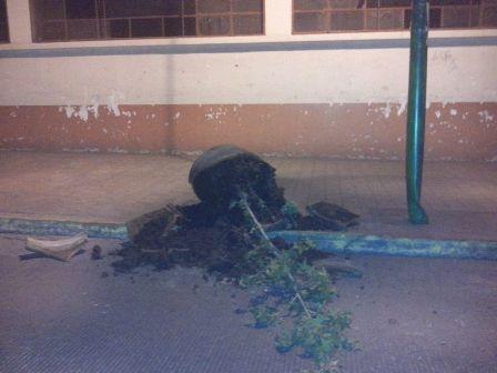 Atacan en Chiautempan ornamentos públicos imagen 1