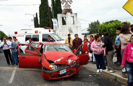 Sufre fuerte accidente vial hijo del ex alcalde de Zacatelco imagen 2