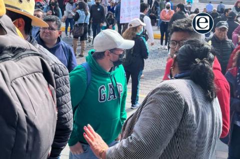Maestros logran acuerdos, pero aún así se manifiestan frente al Congreso