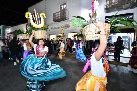 Con gran callejoneada Huamantla vivió una noche mágica llena de música y alegría imagen 1