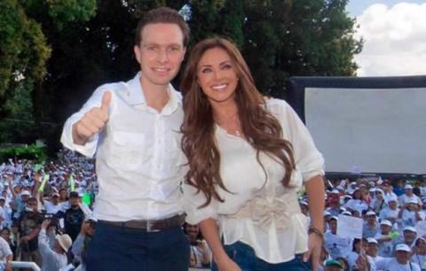 Manuel Velasco abofetea a su asistente imagen 3