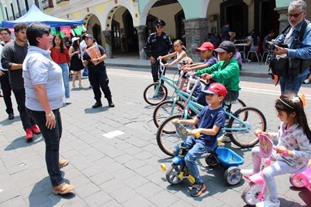 Celebra Ayuntamiento de Tlaxcala a las familias tlaxcaltecas en el Centro Histórico imagen 1