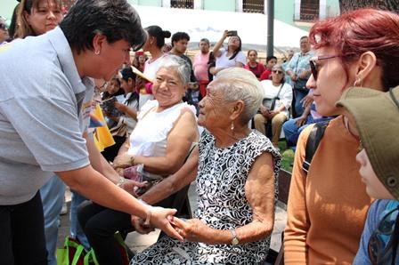 Celebra Ayuntamiento de Tlaxcala a las familias tlaxcaltecas en el Centro Histórico imagen 2