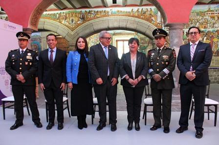 Asiste alcaldesa capitalina a ceremonia del 107 aniversario de la Constitución