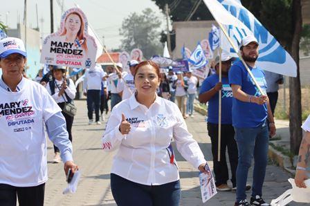Mary Cruz Méndez muestra músculo en su arranque de campaña