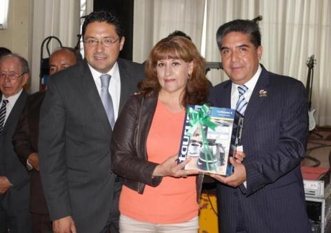 Ayuntamiento de Calpulalpan festeja a los Maestros en su día imagen 13