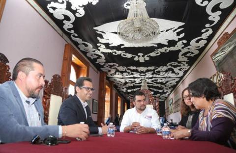 Abordan SEPE y Ayuntamiento de Calpulalpan temas comunes en materia educativa