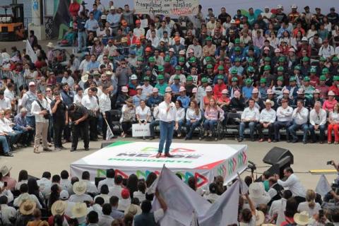 Arremete Meade contra AMLO por apoyar a Nestora y Napoleón