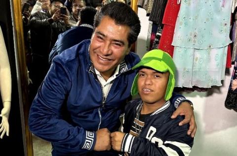 Alcalde inepto recurre a “El Medio Metro” para llamar la atención en Zacatelco