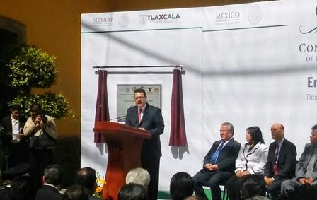 Mena y Robles coinciden en que falta erradicar machismo
