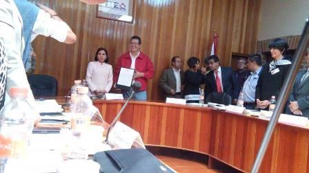 Dan constancia de gobernador a Marco Antonio Mena