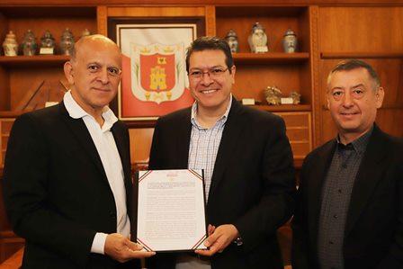 Mena se suma al acuerdo del nuevo modelo de salud del país