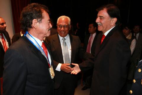 Otorgan la presea "Ciudad Tlaxcala" a Joaquín Cisneros Fernández