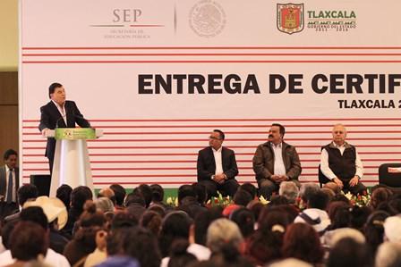 Menos del 4% de la población tlaxcalteca es analfabeta