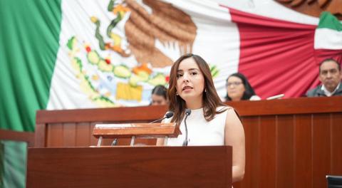 Miriam Martínez votó en contra de la reforma que atenta contra división de poderes