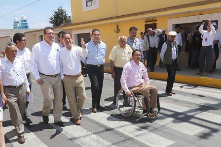 Entrega Mena mejoramiento de imagen urbana de Nanacamilpa imagen 2