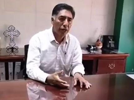El mofles de Papalotla se encabrona y arremete contra comunicador