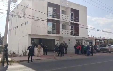 Cuerpos de paramédicos hallados sin vida en Tenancingo están retenidos por FGJT