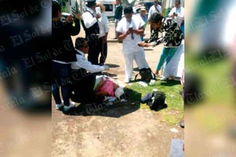 Cafre tira a mujer de unidad se transporte público imagen 2
