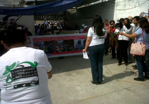 Condenan madres centroamericanas barreras en vías férreas de Apizaco imagen 2