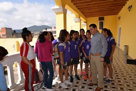 Alcalde apoya equipo que asistirá al nacional de handball en Nayarit imagen 2