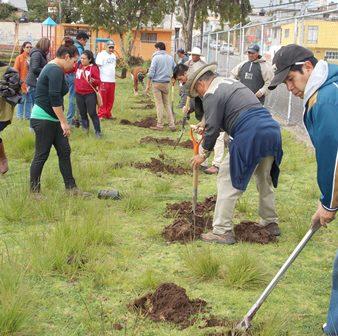 Ayuntamiento de Nanacamilpa reforesta áreas verdes imagen 2
