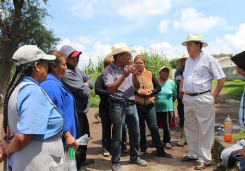 Rehabilitan caminos en el municipio de Nativitas
