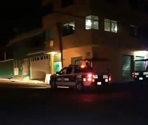 Con botellas rotas le dan baje a estudiantes del Cbtis 3