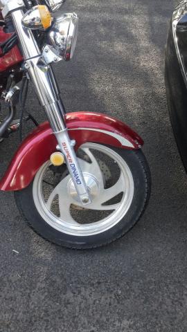 Par de “borrachales” se agreden y uno termina robando la moto del otro