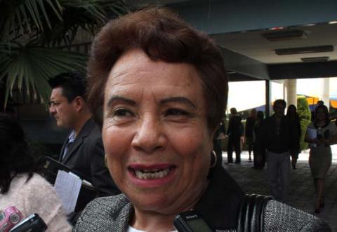Se quejan de “Lady abuelita” de la SEP- USET
