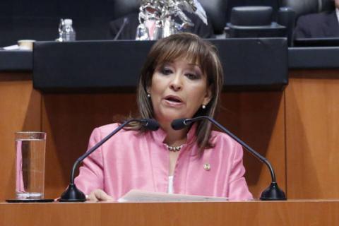 Lorena Cuéllar fija postura sobre toma de tribuna del Senado