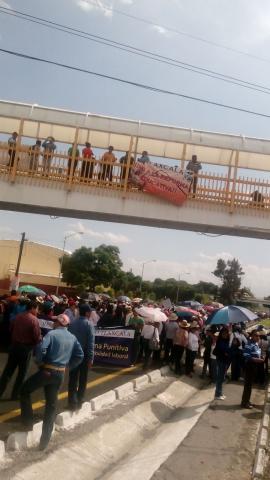 Teme gobierno a marcha de maestros, mandan granaderos imagen 2