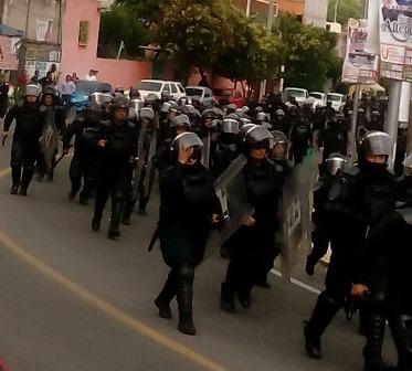 Teme gobierno a marcha de maestros, mandan granaderos imagen 1