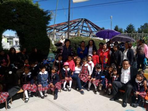 Lorena Cuéllar ahora va por obra en Jardín de Niños imagen 4