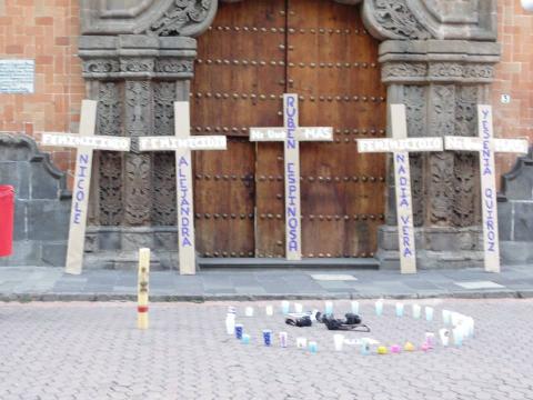 Frente a oficinas de Mariano repudian asesinato de periodista imagen 3